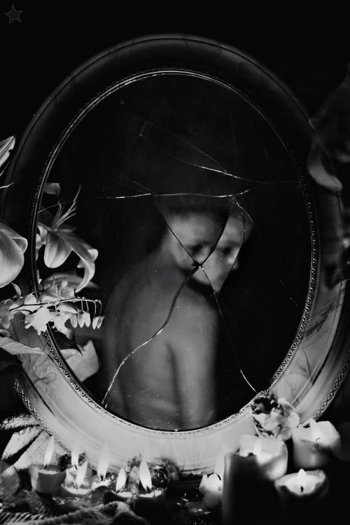 Vulnerable Narcissist: 9 Signs to Notice